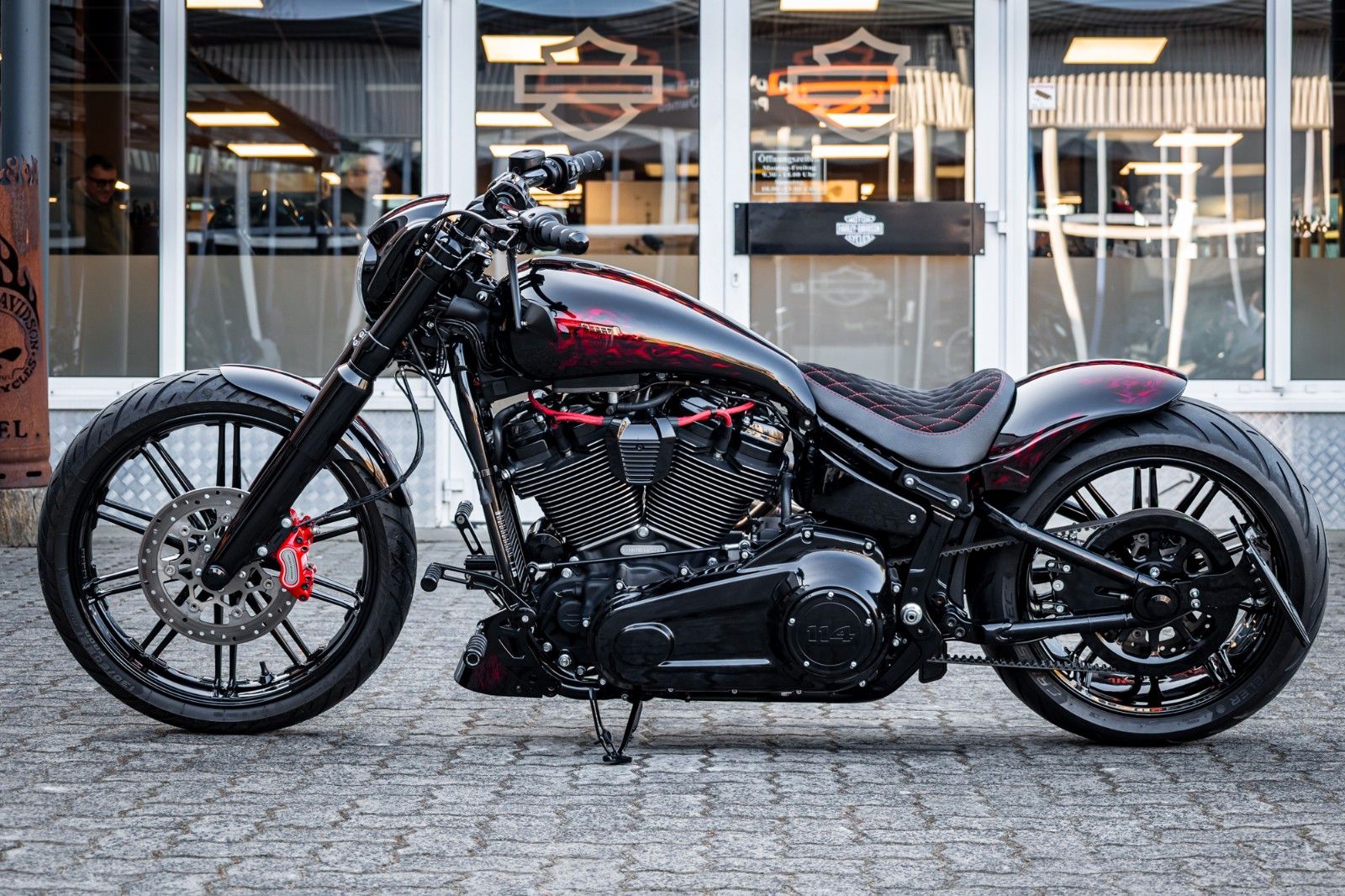 Fahrzeugabbildung Harley-Davidson FXBRS BREAKOUT 114 cui Kesstech - Airride-
