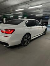 BMW 750i xDrive - M Paket - BMW 750 von privat