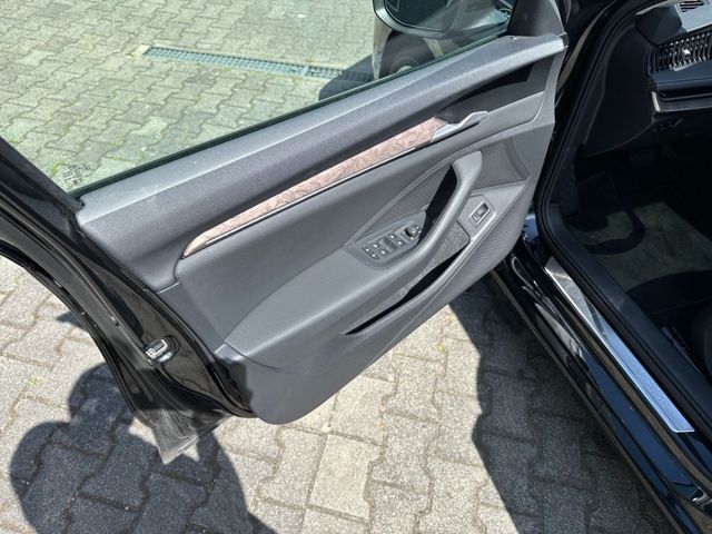 Superb Combi 2.0 TDI L&K TRAVEL+HEADUP+360°+NAVI
