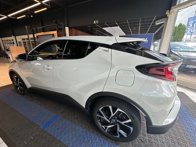 Toyota C-HR Hybrid Team D 2,0