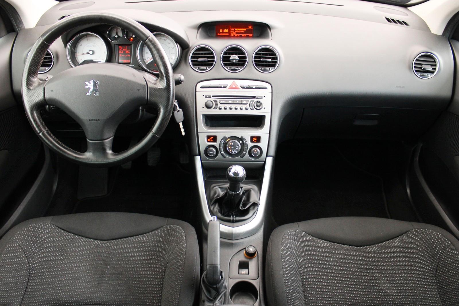 Peugeot 308 2008 — photo 18