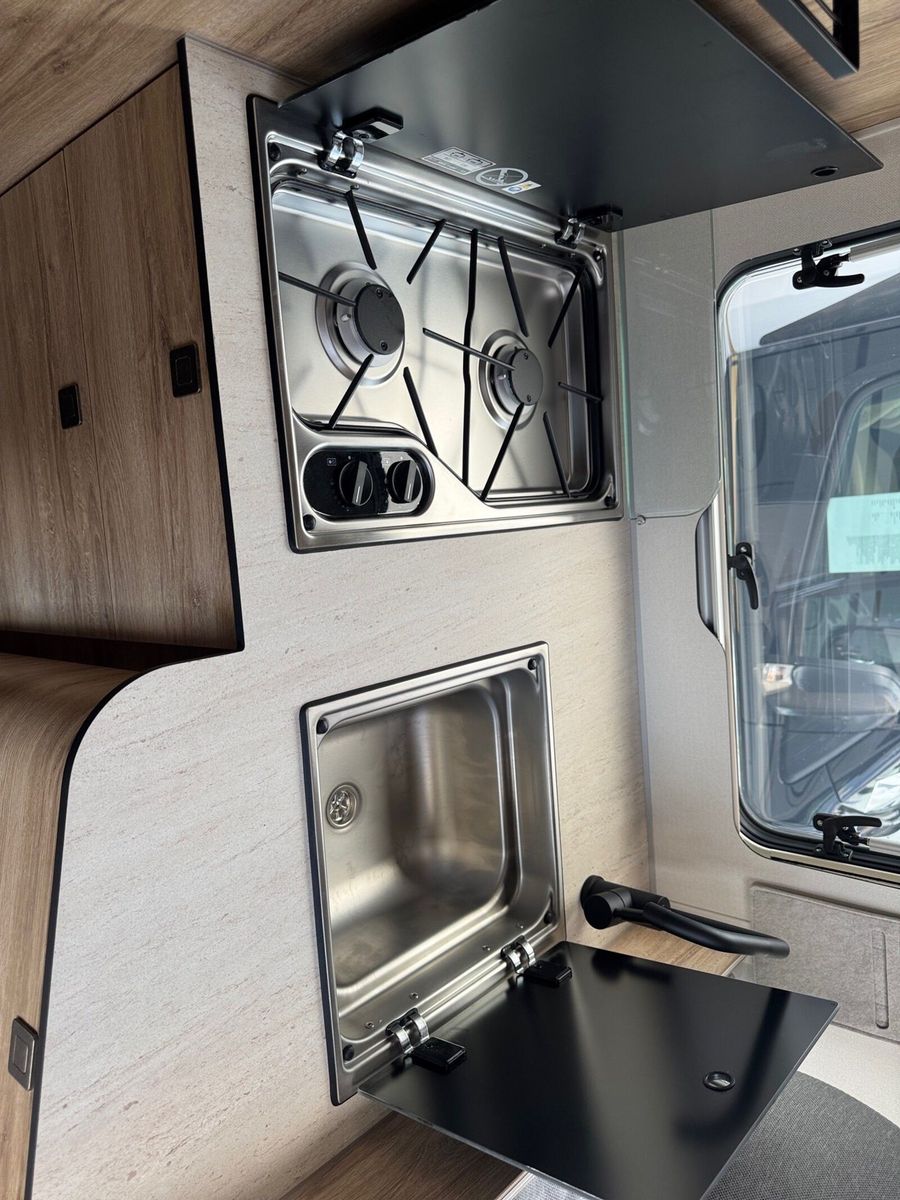 Fahrzeugabbildung Eura Mobil Profila T PT726EB Mondial Plus Paket, Zusatzbett