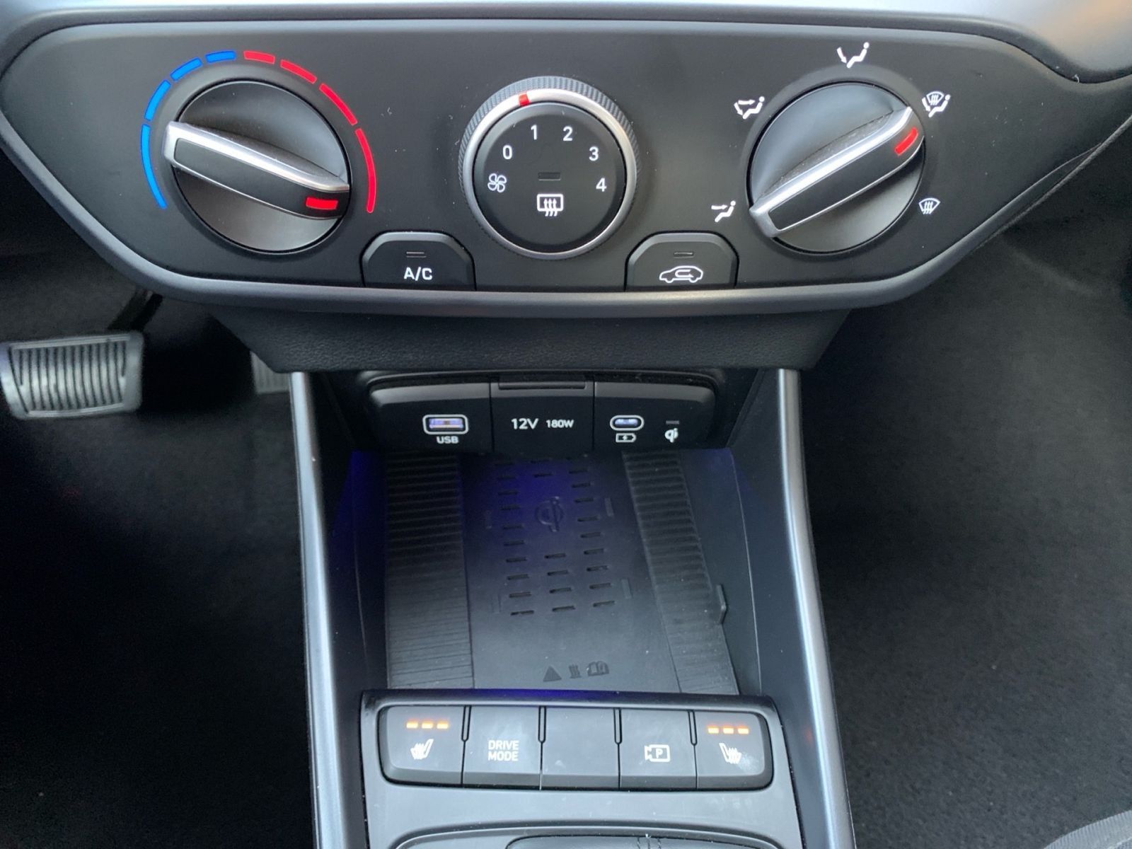 Fahrzeugabbildung Hyundai i20 1.0 T-GDI 7-DCT Trend Navi Allwetter