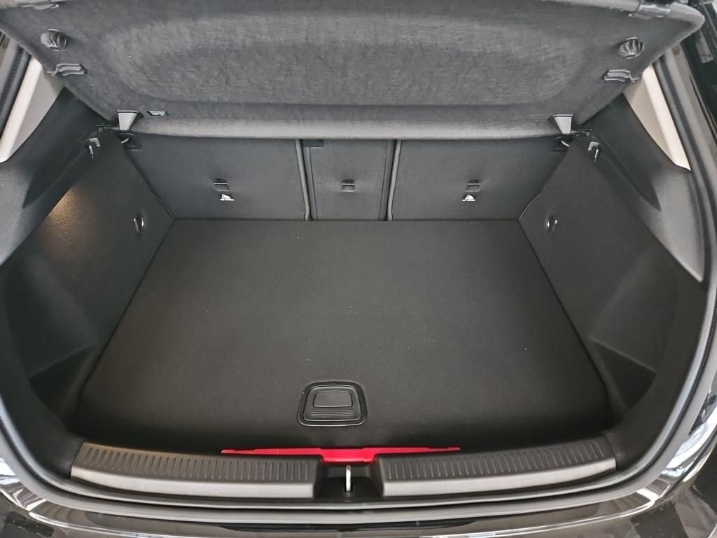 Fahrzeugabbildung Mercedes-Benz A 250 e Kompaktlimousine +ADVANCED+PT+TOTWINKEL+