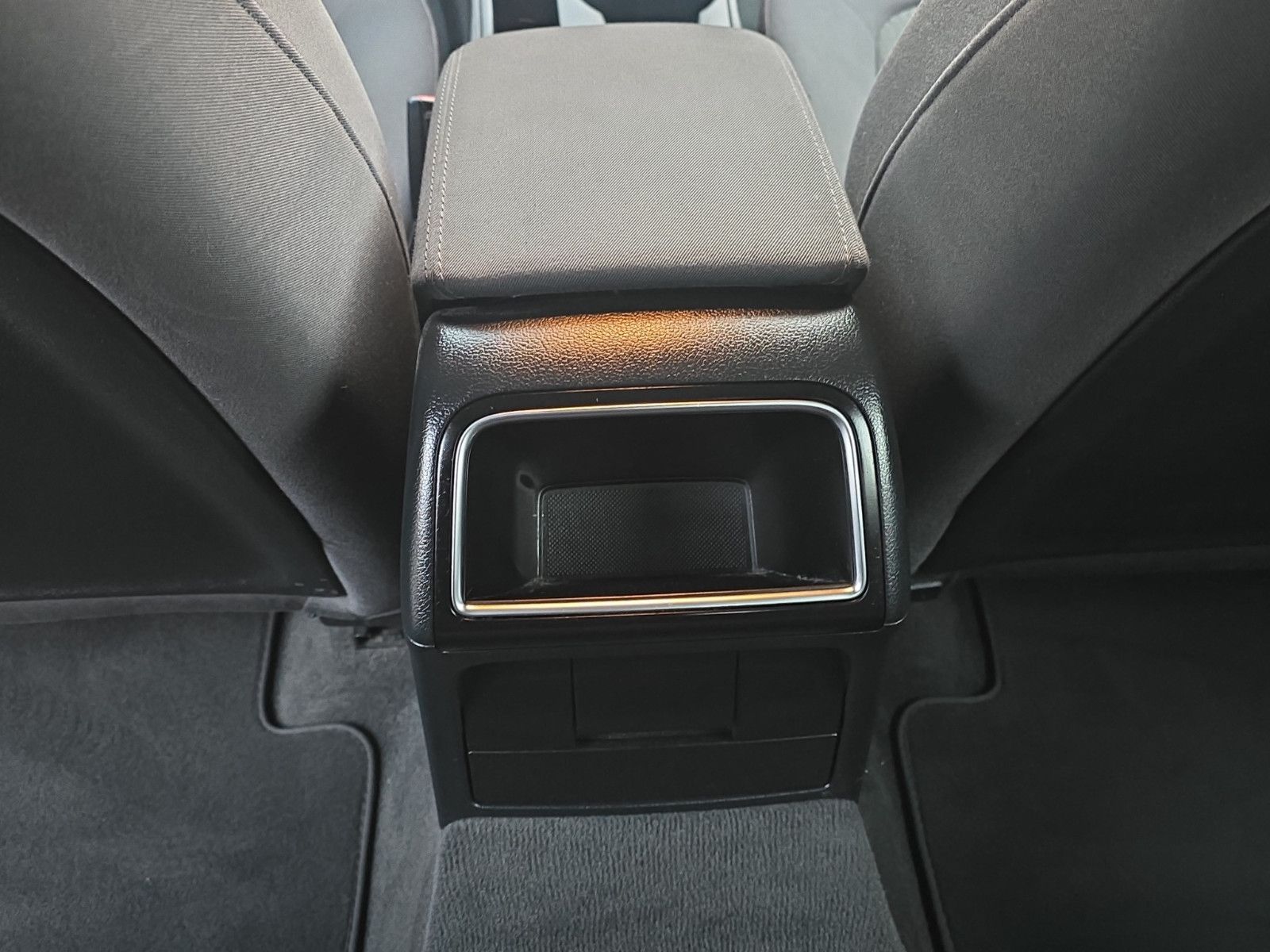 Fahrzeugabbildung Audi A5 Sportback 2.0 TDI S-LINE PDC+AHK+KLIMA