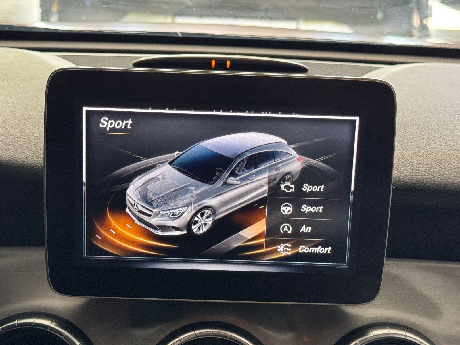 Fahrzeugabbildung Mercedes-Benz CLA 200 SB 3X AMG LINE NIGHT LED MATT FOLIERT