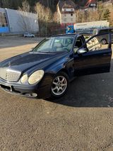 Mercedes-Benz Mercedes Benz E 270 - Mercedes-Benz E 270 aus 2004
