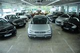 Volkswagen Golf 1.6 AUTO - aus 2000: Auto