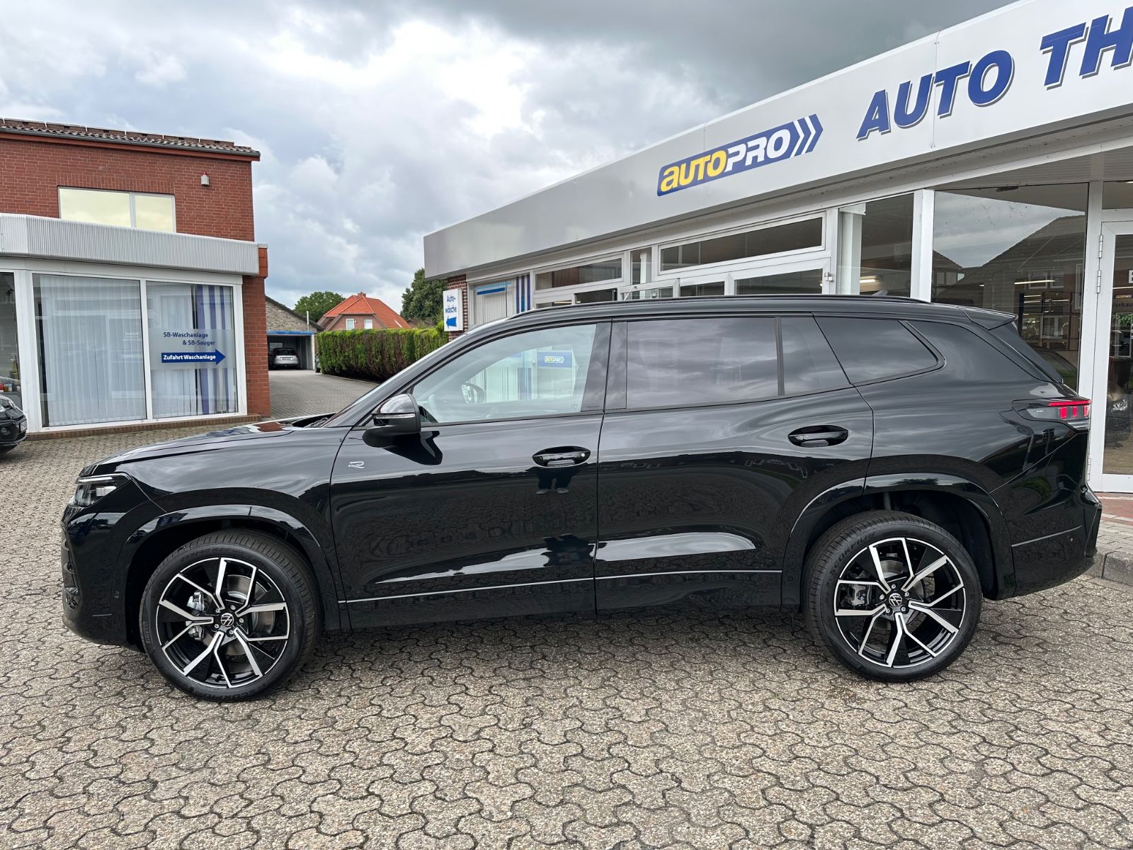 Fahrzeugabbildung Volkswagen Tayron 2.0 TDI 4M R-Line DSG Pano/AHK/NAVI/ACC
