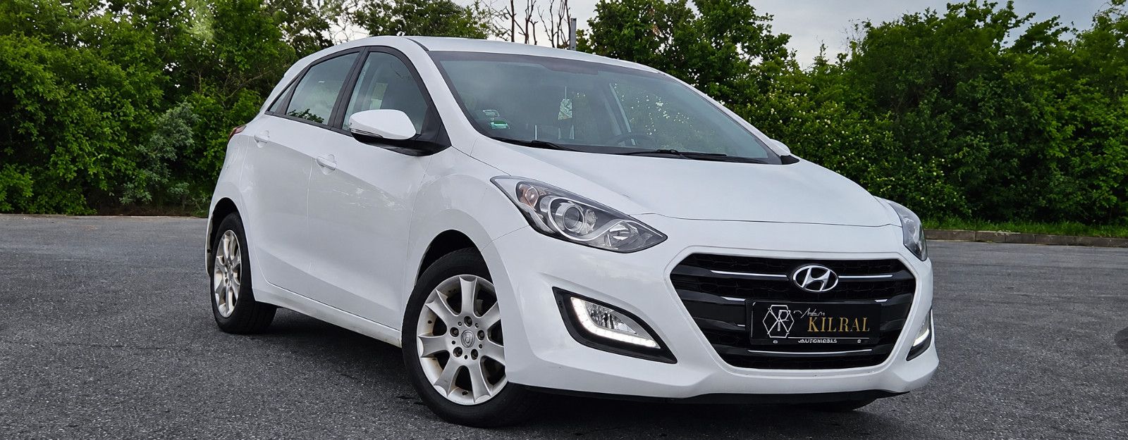 HYUNDAI i30 blue Euro 6 Alufelgen 8-fach bereift