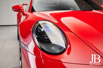 Porsche 992 - 8