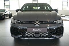 VW Golf 1.5 eTSI R-Line Black Style | Pano | HuD VW Golf 1.5 eTSI R-Line Black Style | Pano | HuD