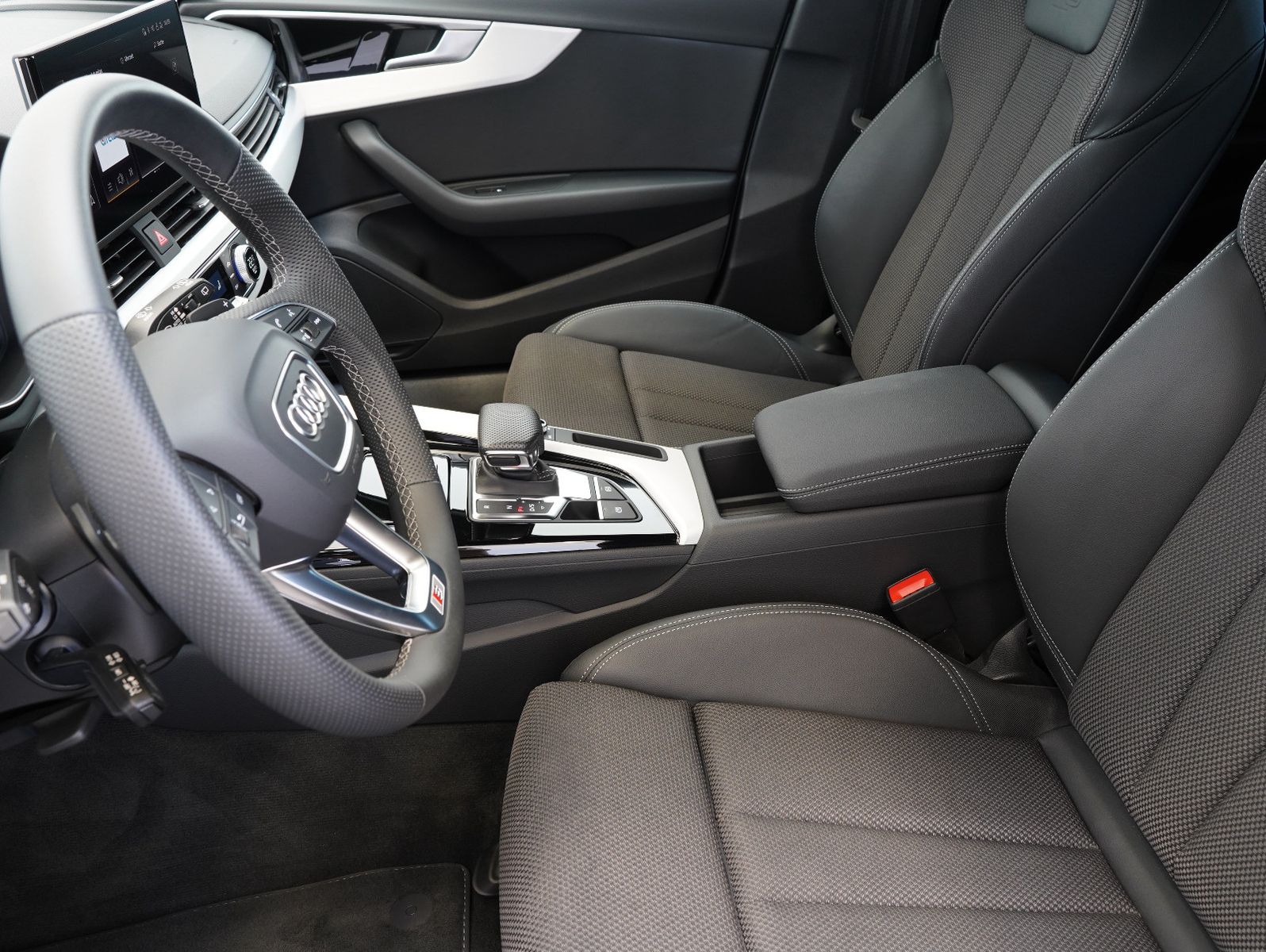 Fahrzeugabbildung Audi A4 Avant 35 TDI S line Competition Edition