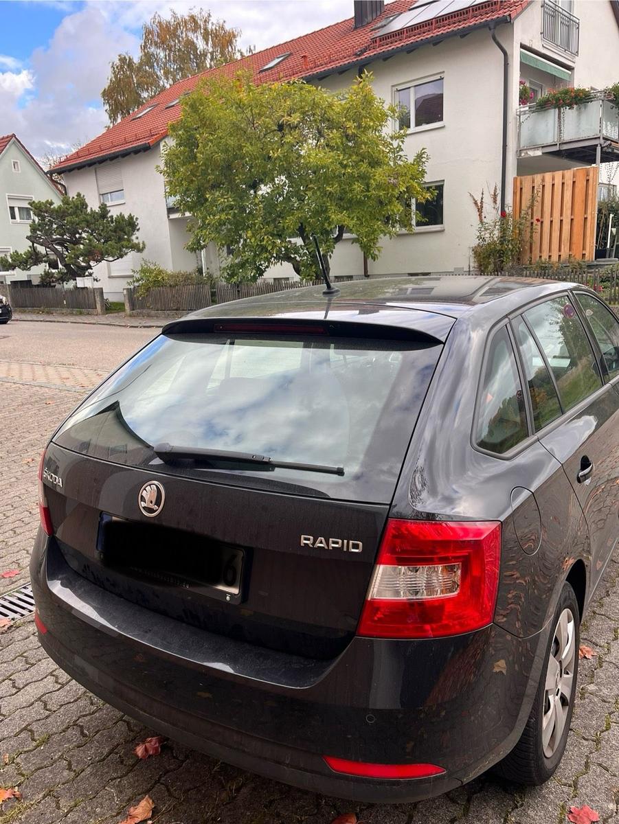 Skoda Rapid 2015 — салон