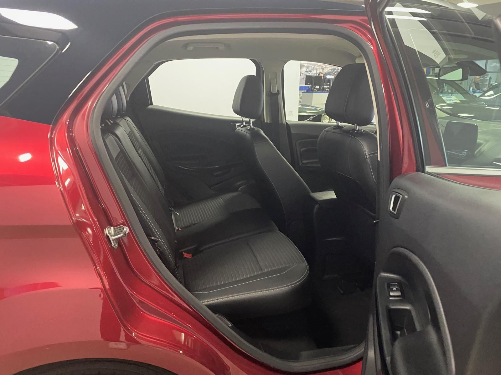 Fahrzeugabbildung Ford EcoSport 1.0 Titanium Automatik+AHK++NAVIGATION+