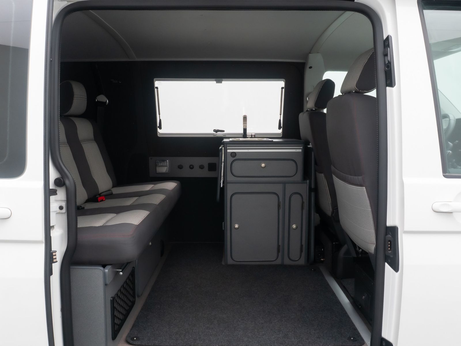 Fahrzeugabbildung Volkswagen T6 Transporter Wohnmobil CaliforniaStyle 18Zoll
