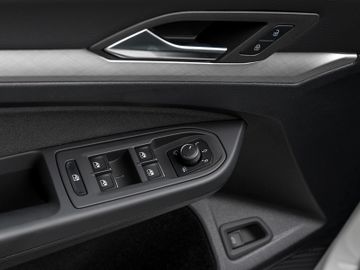 Volkswagen Golf - 8