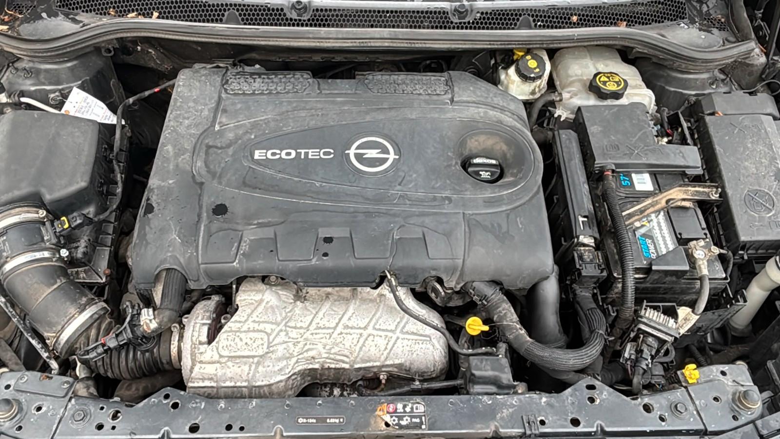 Opel Astra 2014 — photo 9