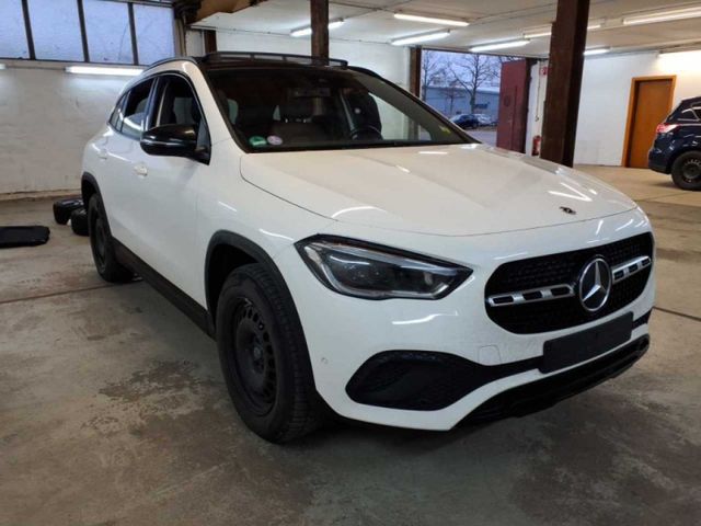 Mercedes-Benz GLA 250 e Progressive*Night-P*Pano*LED*R.Cam