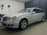 Mercedes-Benz E 220T CDI Aut.|Leder|Pano|Xenon|Einpark|SHZ|AHK - Mercedes-Benz E 220 aus 2006: Cdi