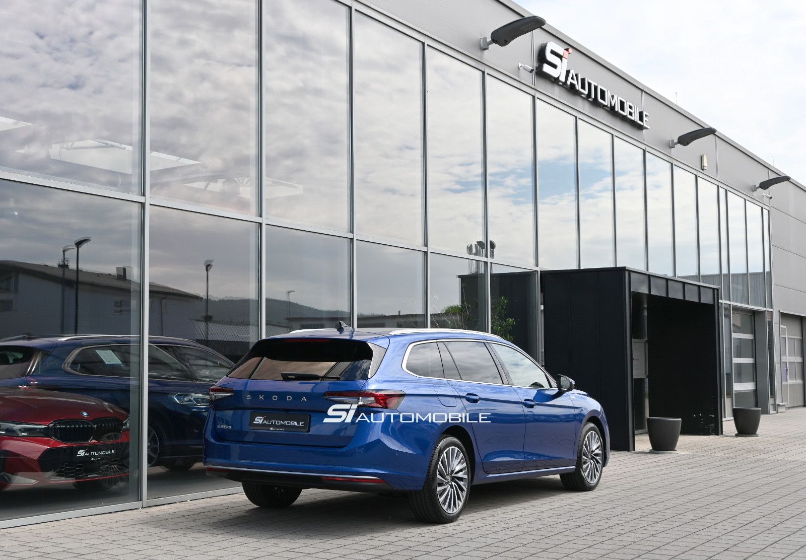 Fahrzeugabbildung SKODA Superb 2.0 TDI L&K Combi °ACC°AHK°HUD°STHZG°360°