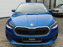 Fahrzeugabbildung Skoda Fabia 1.0l TSI AMBITION *KAM*PDC*KLIMA*SMARTLINK