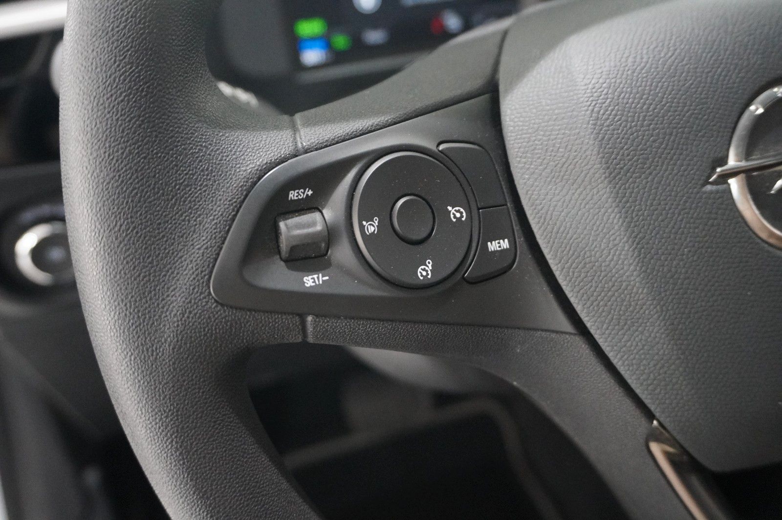 Fahrzeugabbildung Opel Corsa-e F EDITION 7KW NAVI/VIRT/SPORT/DAB/WÄRMEP