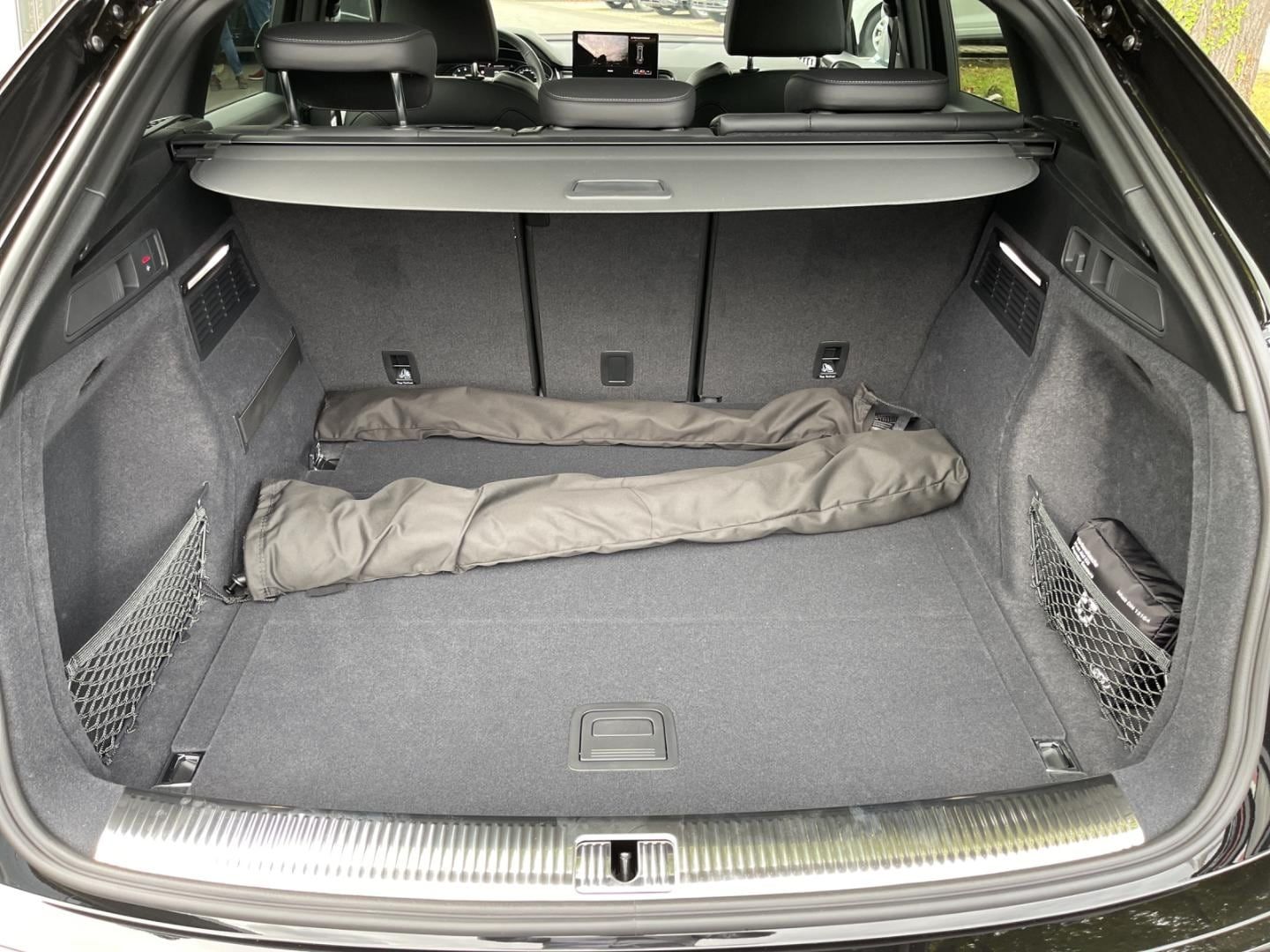 Fahrzeugabbildung Audi Q5 Sportback S line 40 quattro 2x S Line, Parken