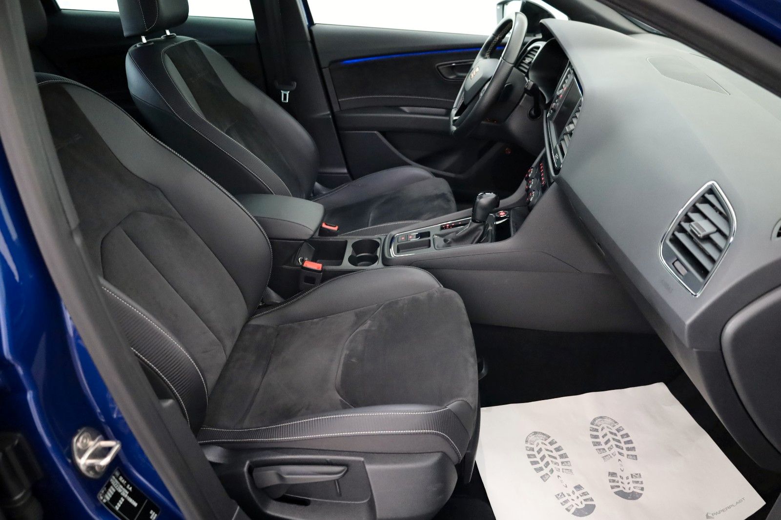 Fahrzeugabbildung SEAT Leon ST Cupra 300 4Drive Navi,LED,Kamera,ACC,DCC