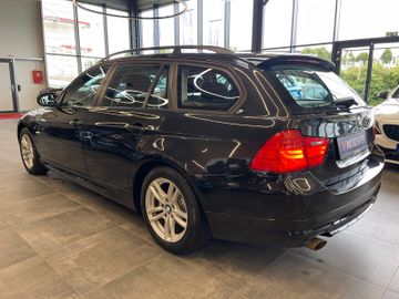 BMW 318i  Touring *NAVI*KLIMA*TEMPOMAT*>SZHZ*