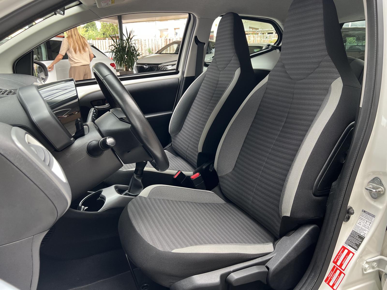 Toyota Aygo x-play connect CarPlay Klima Tempomat Touch