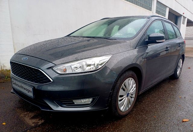 Ford Focus Turnier Business 1.0 - NAVI - AHK - PDC