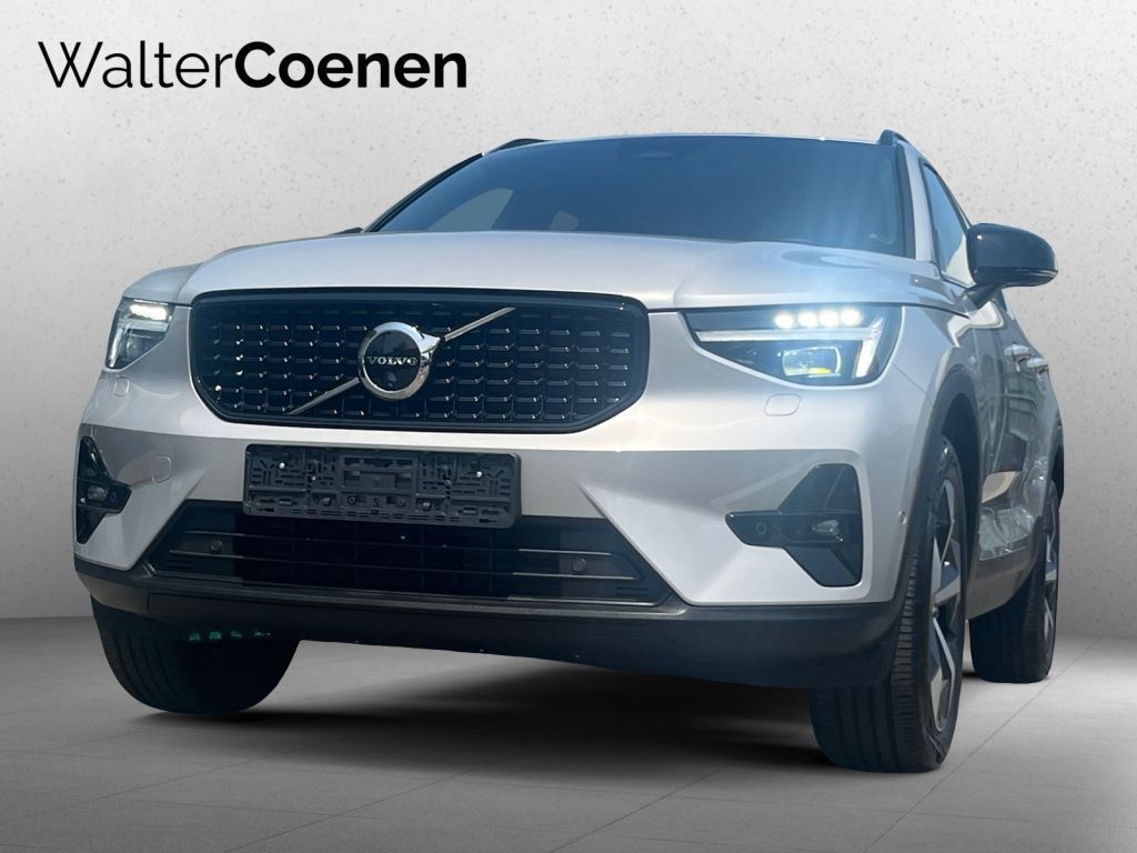 VOLVO XC40 B3 B DKG Plus Dark  Frontscheibenheizung 36