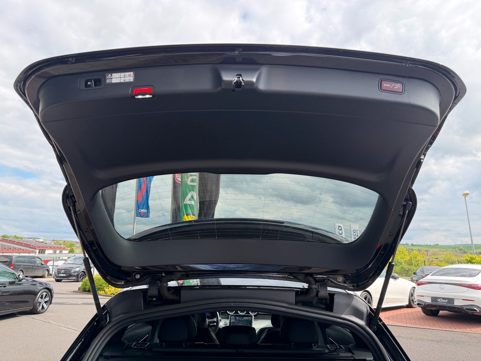 Fahrzeugabbildung Mercedes-Benz C 180 T AMG+AHK+Memory+Ambiente+TotW+