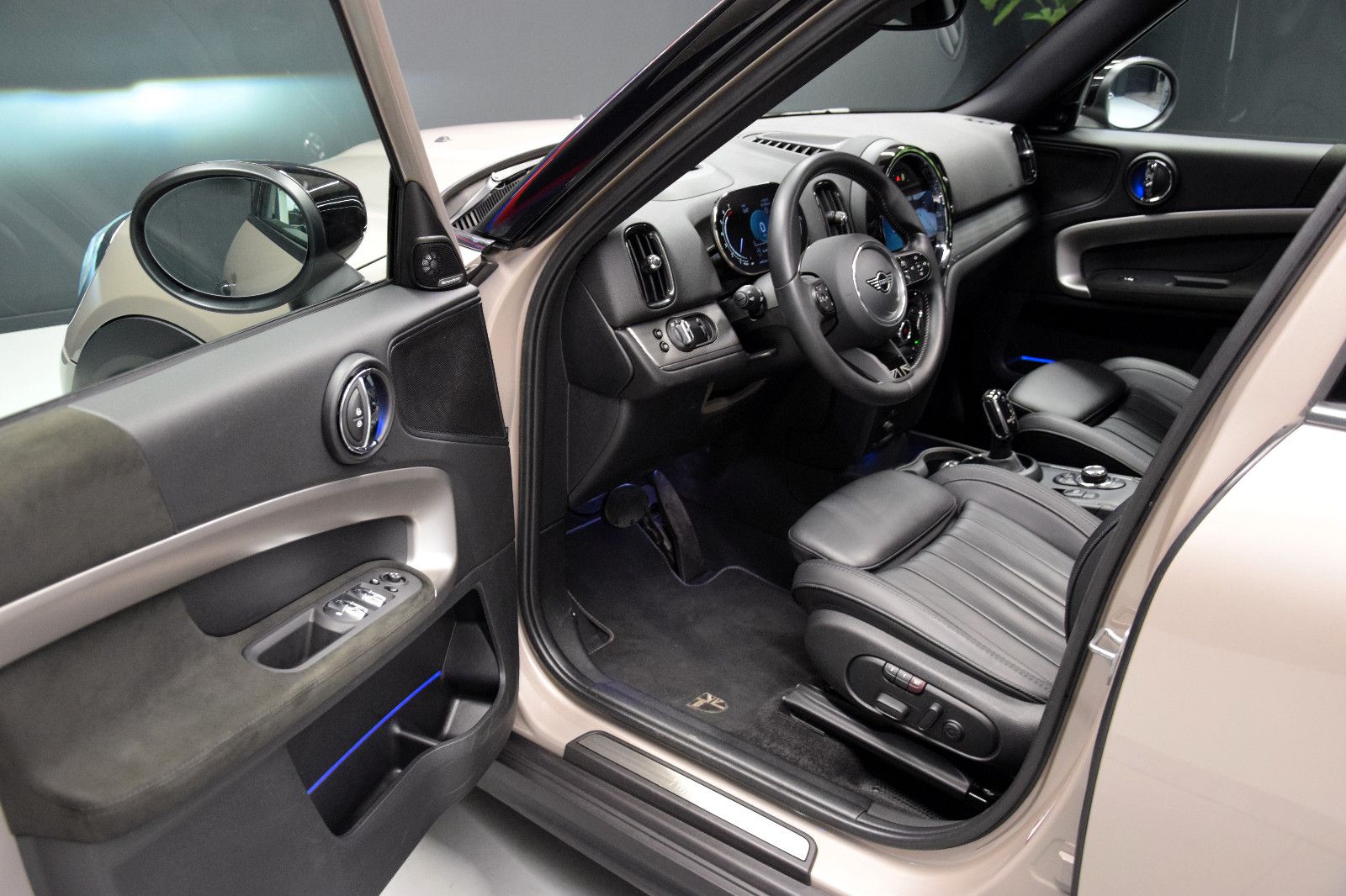 Fahrzeugabbildung MINI Cooper Countryman YOURS Pano HuD Leder Memory