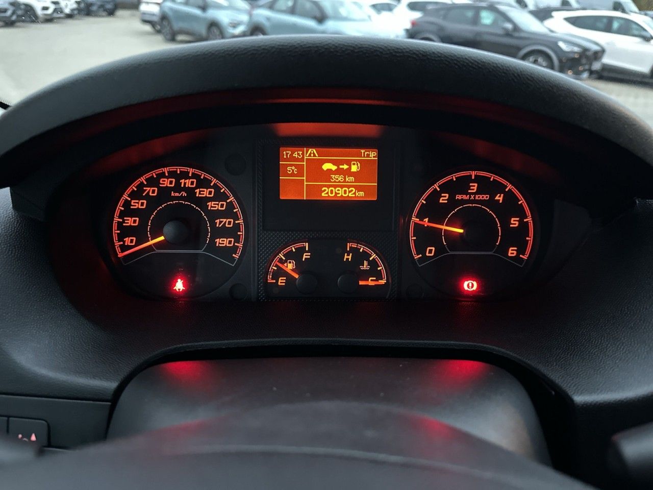 Fahrzeugabbildung Citroën Jumper 35 L3H2 BlueHDi 140