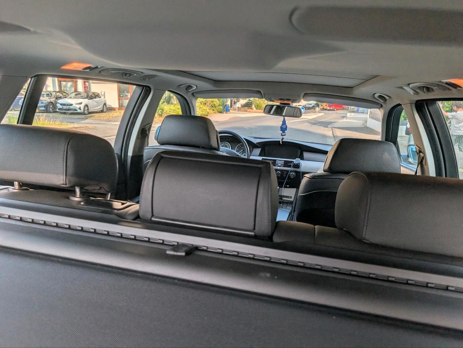 BMW 530 2006 — interior