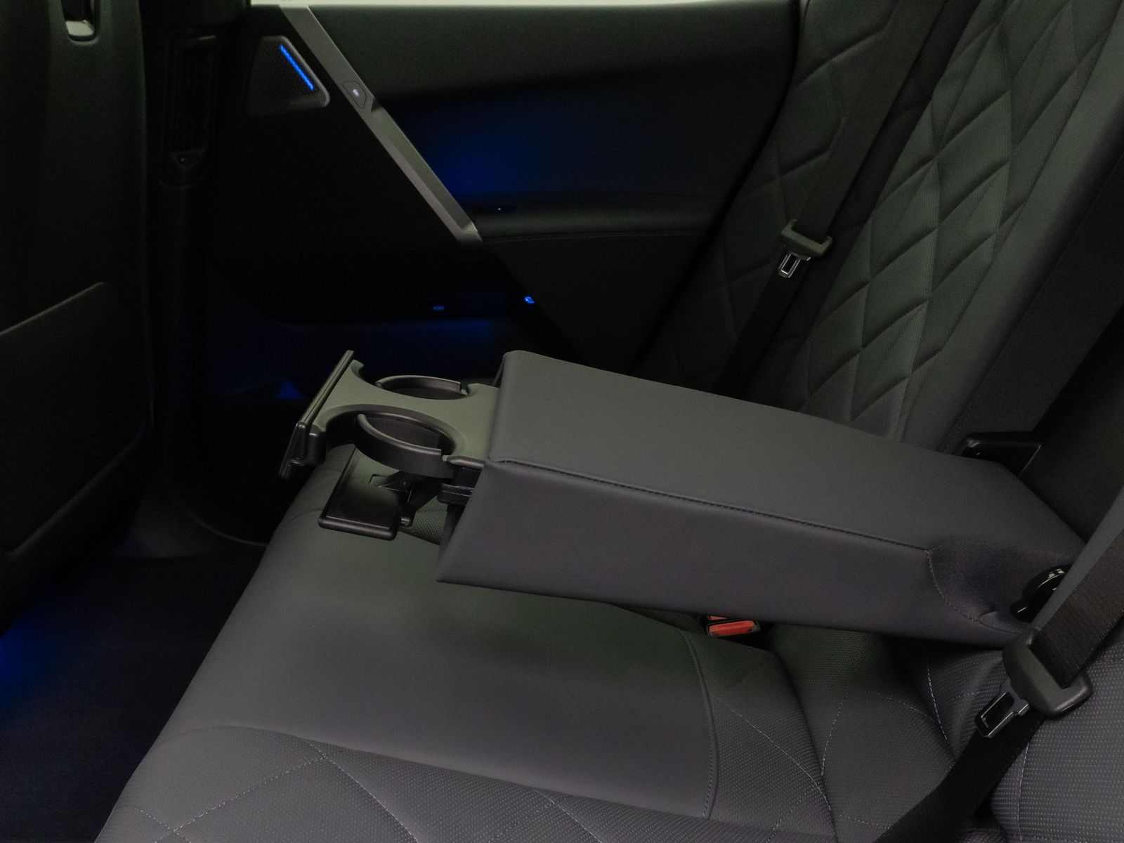 Fahrzeugabbildung BMW iX M60 Panorama 360°Laser B&W SoftCl Massage 22"