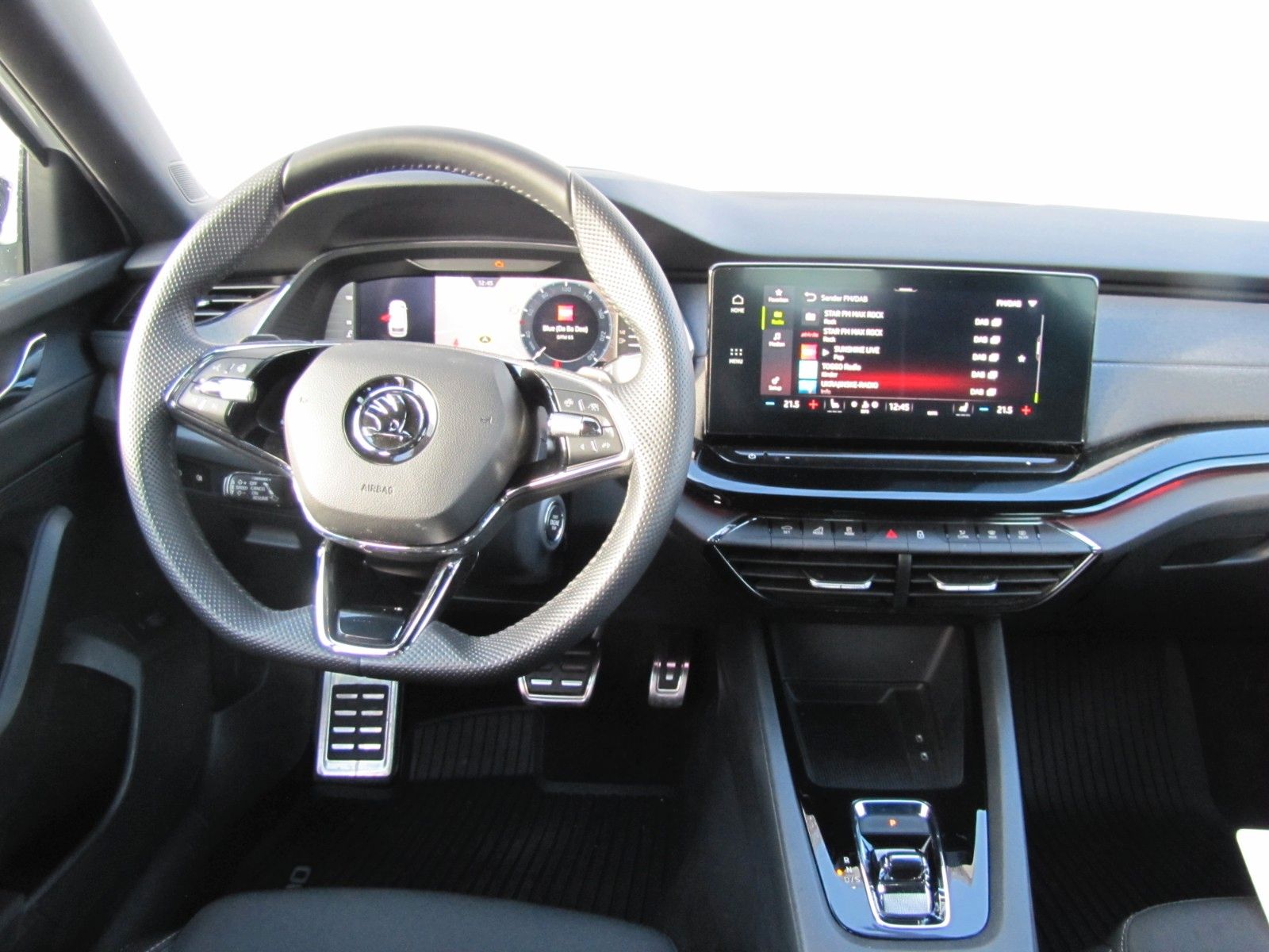 Fahrzeugabbildung SKODA Octavia Combi Sportline 2.0 TDI DSG