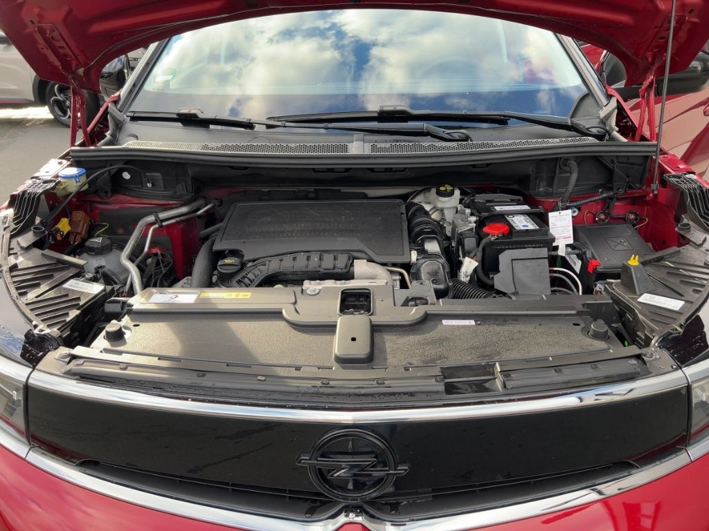 Fahrzeugabbildung Opel Grandland GS AUTOMATIK ALLWETTER WINTERPAKET