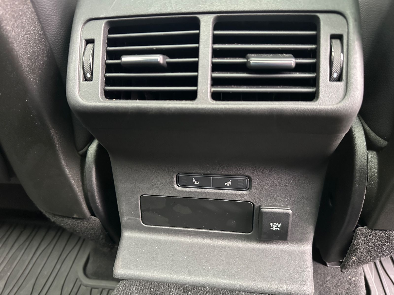 Fahrzeugabbildung Land Rover Range Rover Velar R-Dynamic*PANO*MEMEORY*HEADUP