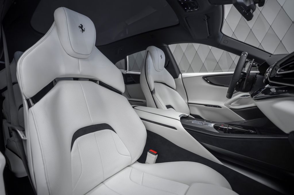 Purosangue BLACK/WHITE FULL CARBON PANORAMIC - Bild 16