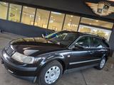 Volkswagen Passat Variant 1.8 T Highline Variant - Volkswagen Passat Variant aus 2000