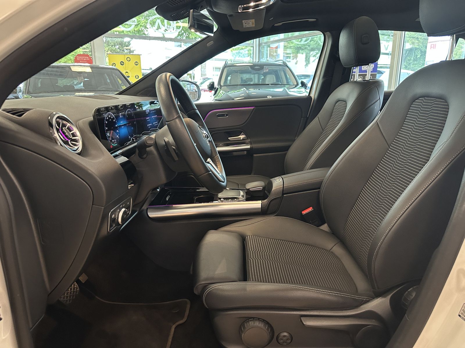 Mercedes-Benz EQA 250 Advanced*Pano*MBUX*CAM*Leder*Navi*SHZ foto 11