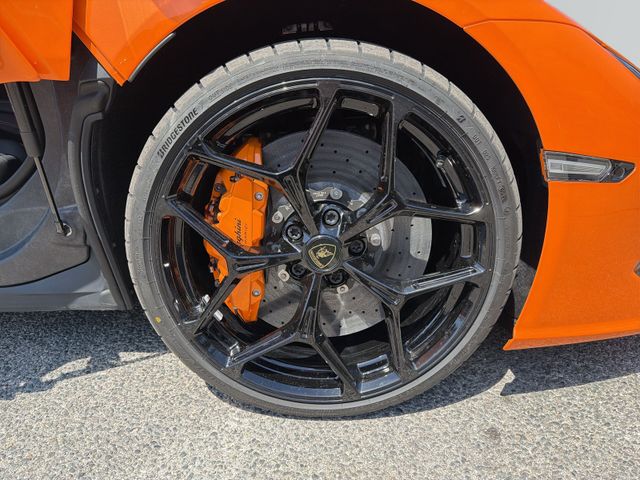 LAMBORGHINI Revuelto – Bild 11