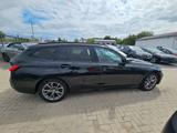 BMW 320 Baureihe 3 Touring 320 d xDrive Advantage - BMW 320: 5 Türen