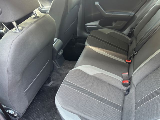 Fahrzeugabbildung Volkswagen Polo Highline Autom.+Panorama+Navi+CarPlay+SHZ+