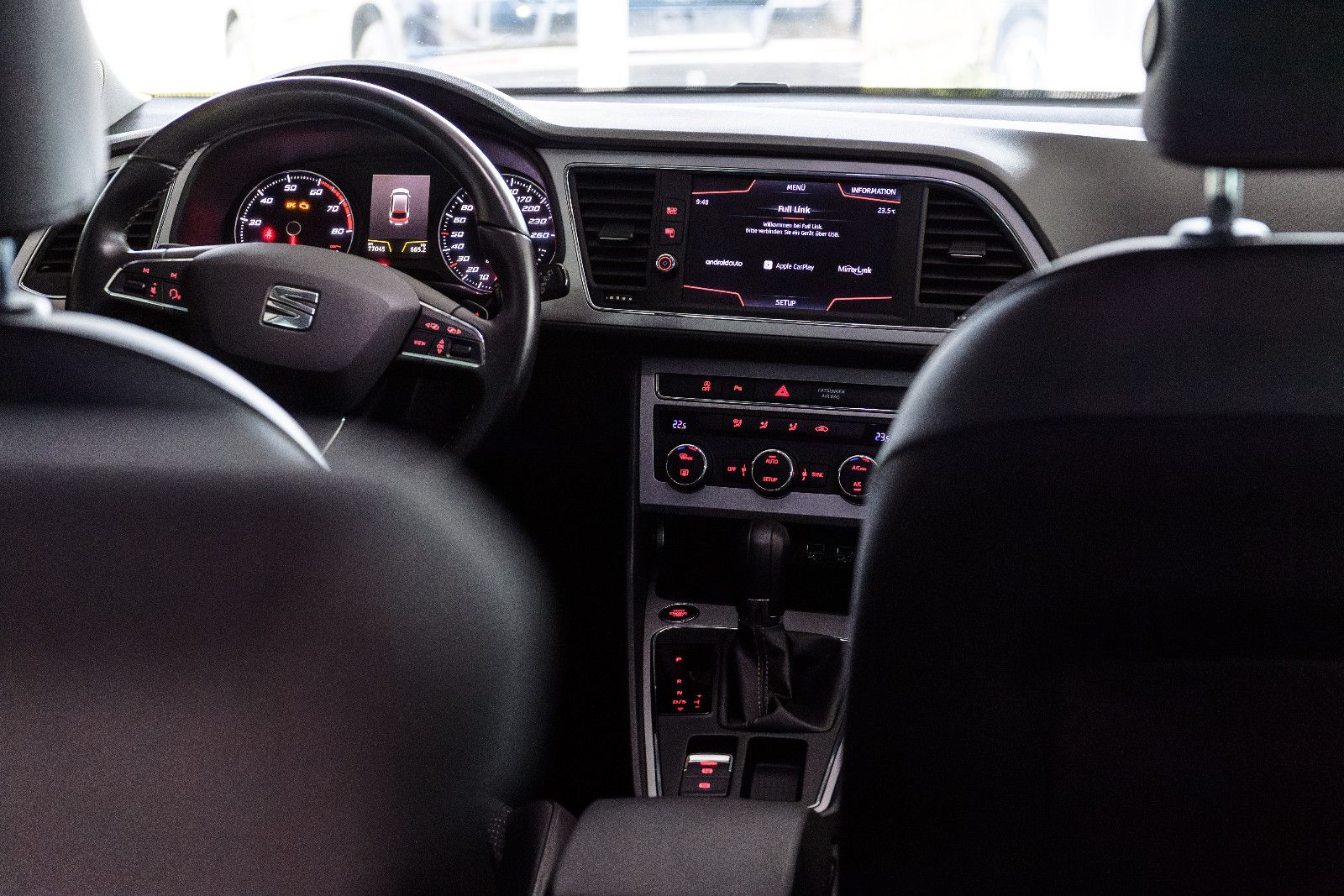 Fahrzeugabbildung SEAT Leon ST Xcellence DSG+Navi+AHK+LED