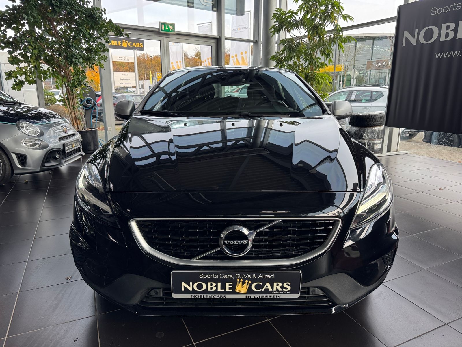Fahrzeugabbildung Volvo V40 T3 Geartronic R Design LED ALU