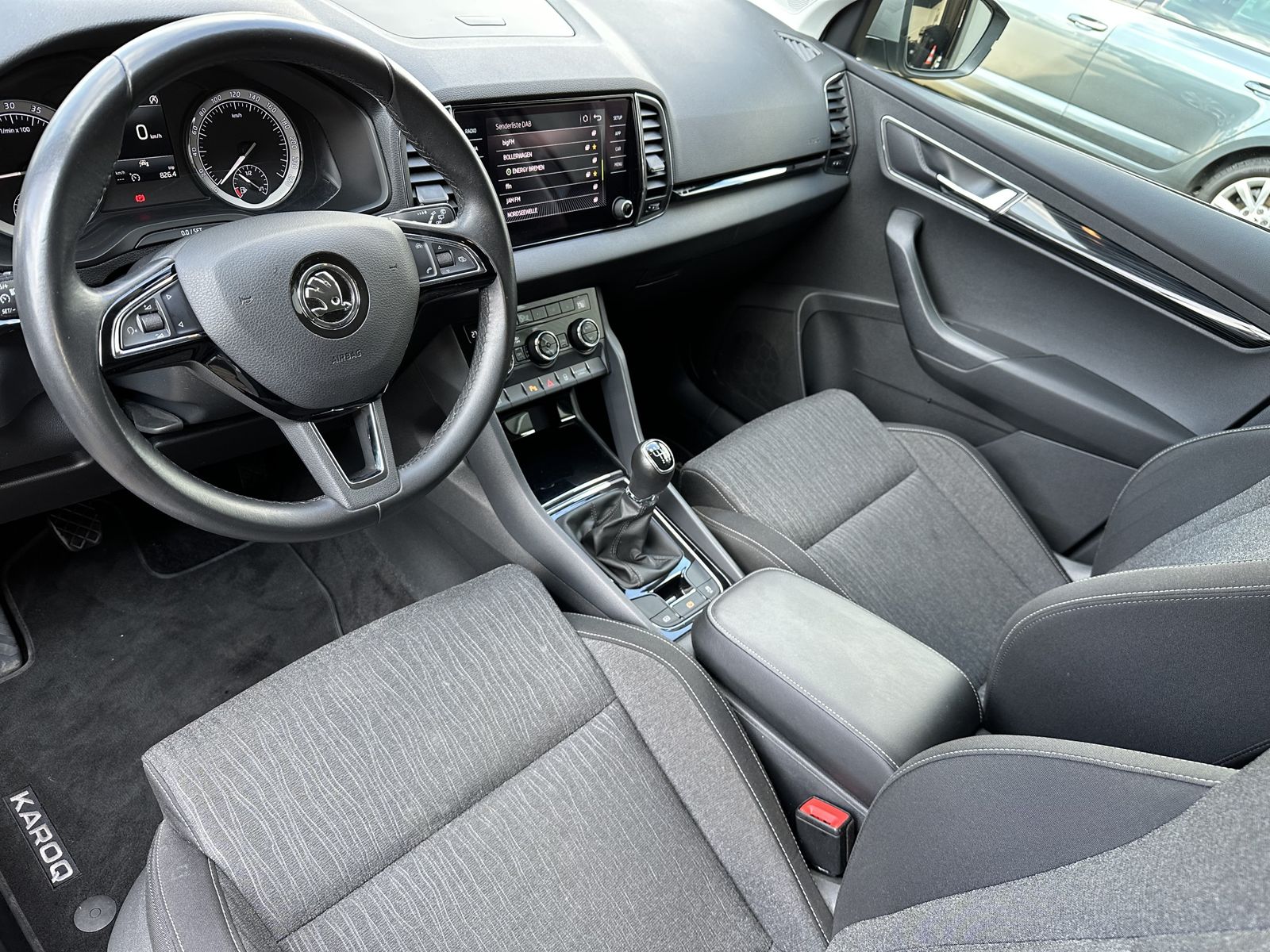 Fahrzeugabbildung SKODA Karoq 2.0 TDI Style SHZ+AHK+CARPLAY+EU6dT+18Zo+2